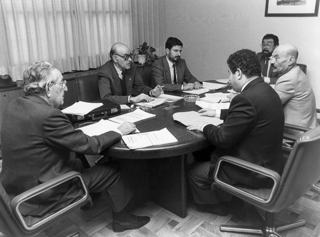 Primera reunión de jurado de los Premios Tiflos de Literatura (1/04/1986)