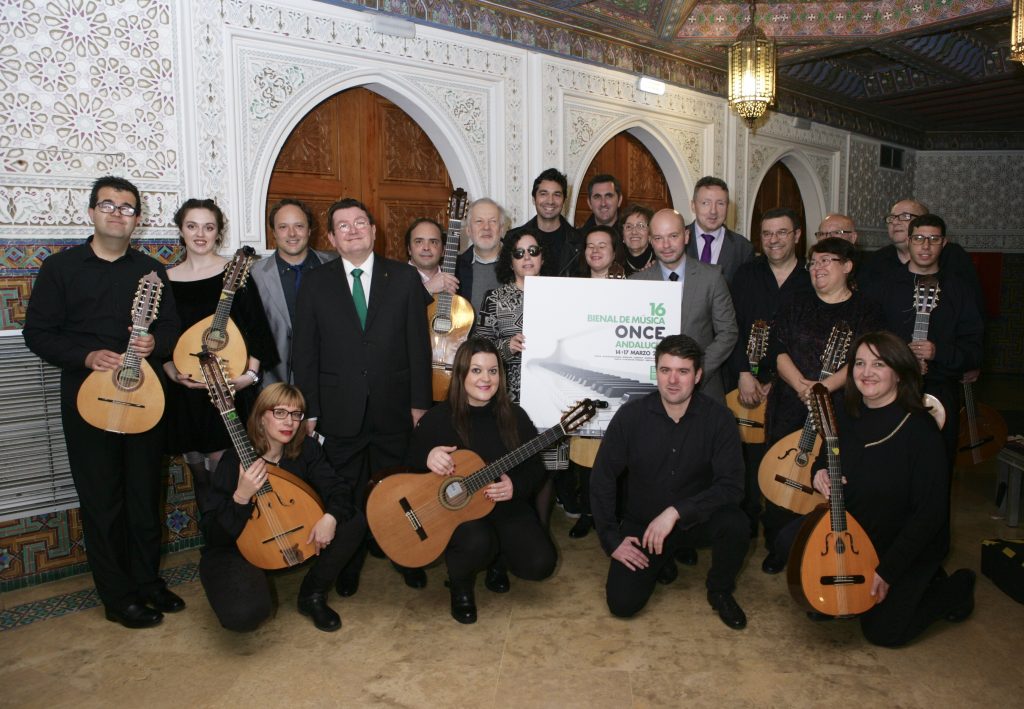 Foto de familia de los participantes en la gala de inauguración | Reportaje gráfico: Javier Regueros